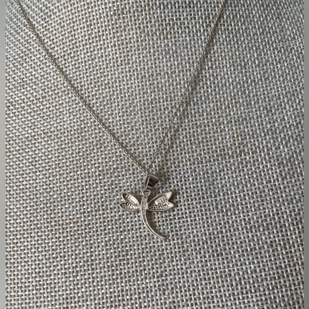 Elegant Sterling Silver Dragonfly Pendant Necklace - Picture 4 of 6